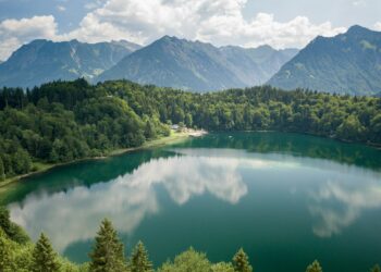 Crestasee – Kristallklares Wasser mit einer traumhaften Bergkulisse