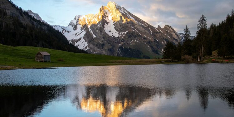 Sämtisersee – Die blaugrüne Perle am Fuße des Hohen Kastens